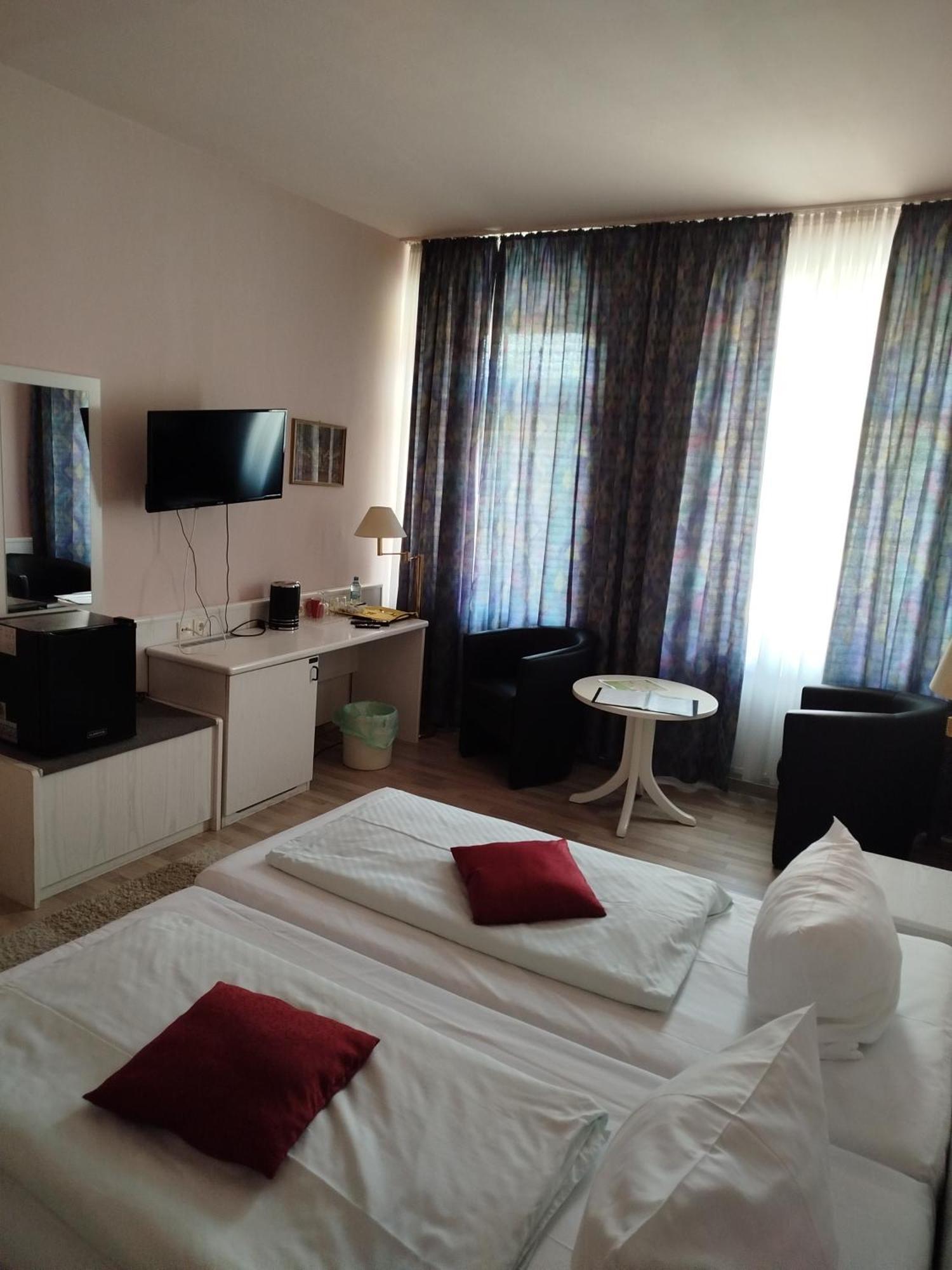Hotel Elisenhof Кемниц Екстериор снимка