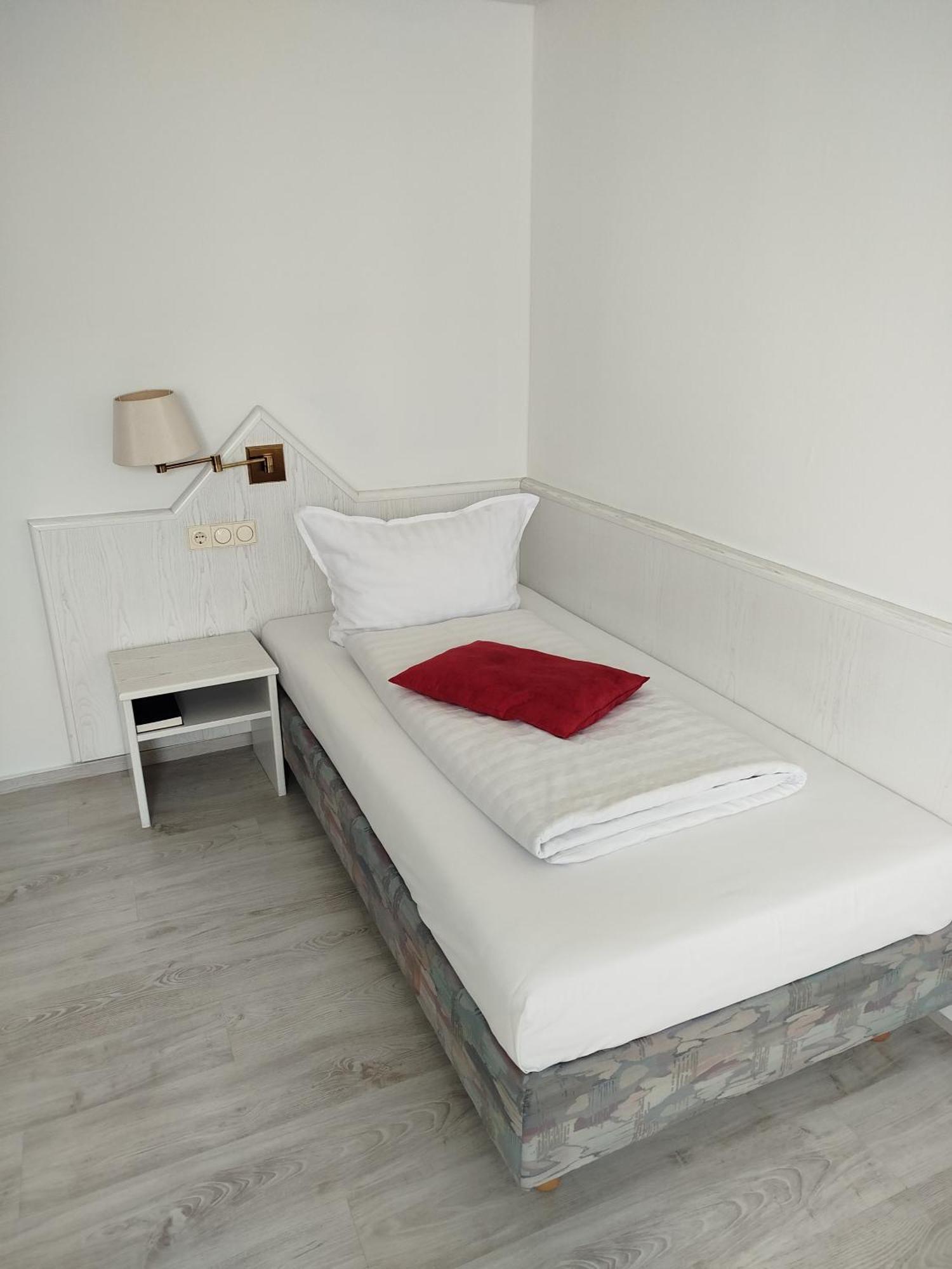 Hotel Elisenhof Кемниц Екстериор снимка