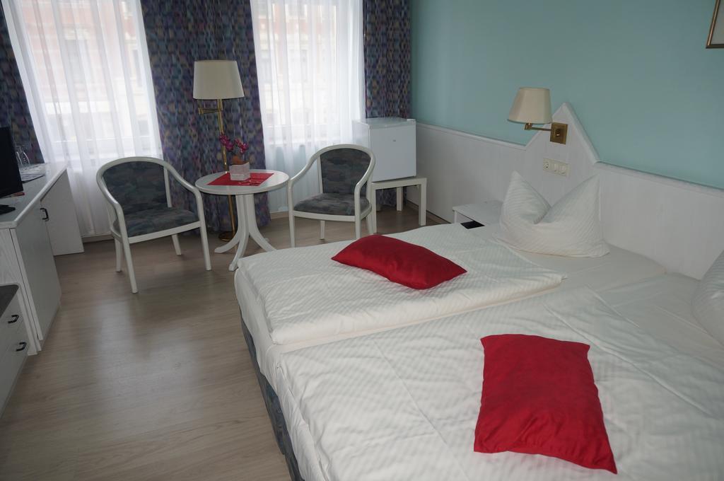 Hotel Elisenhof Кемниц Екстериор снимка