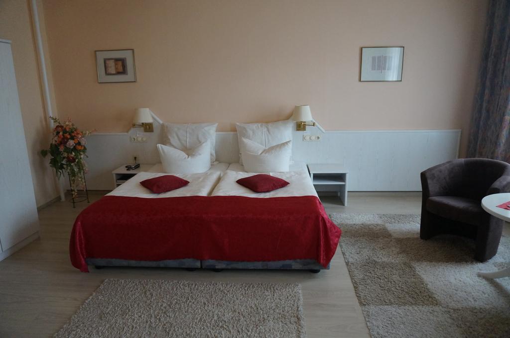 Hotel Elisenhof Кемниц Екстериор снимка