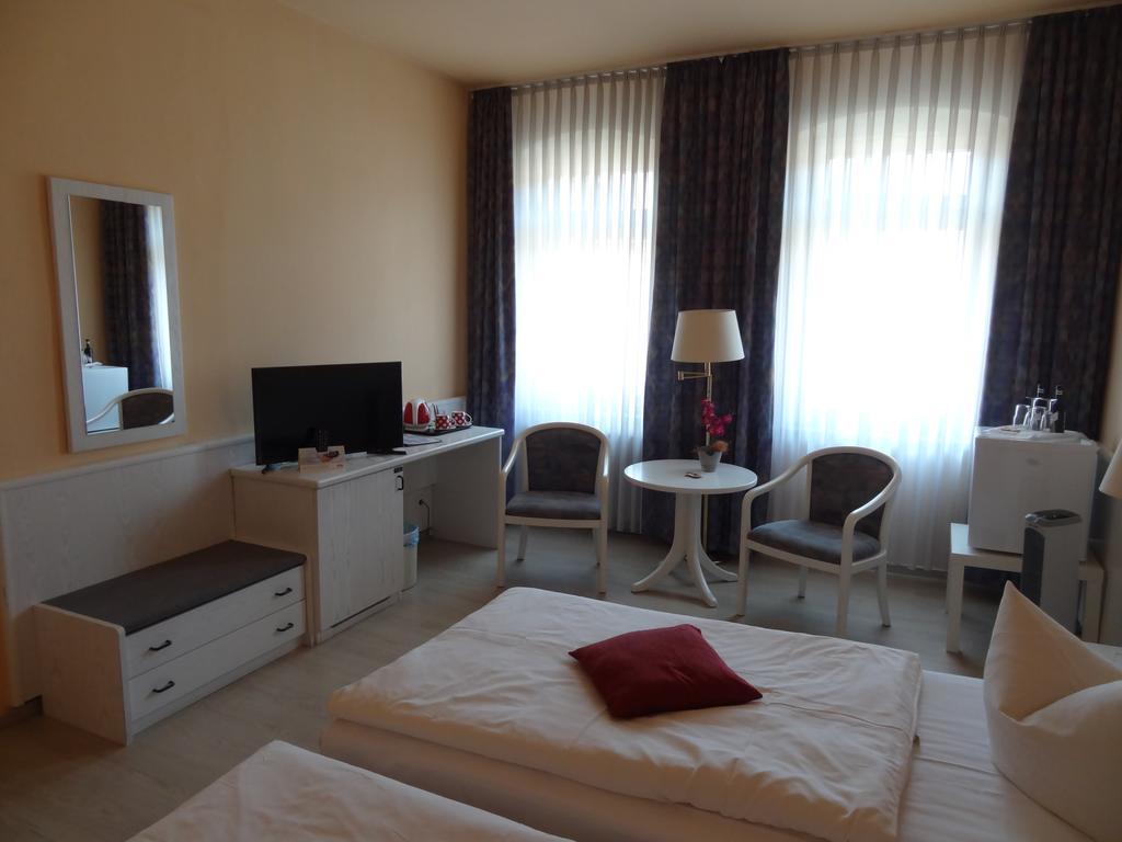 Hotel Elisenhof Кемниц Екстериор снимка