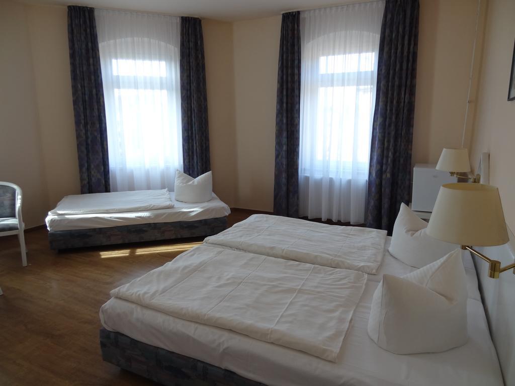 Hotel Elisenhof Кемниц Екстериор снимка