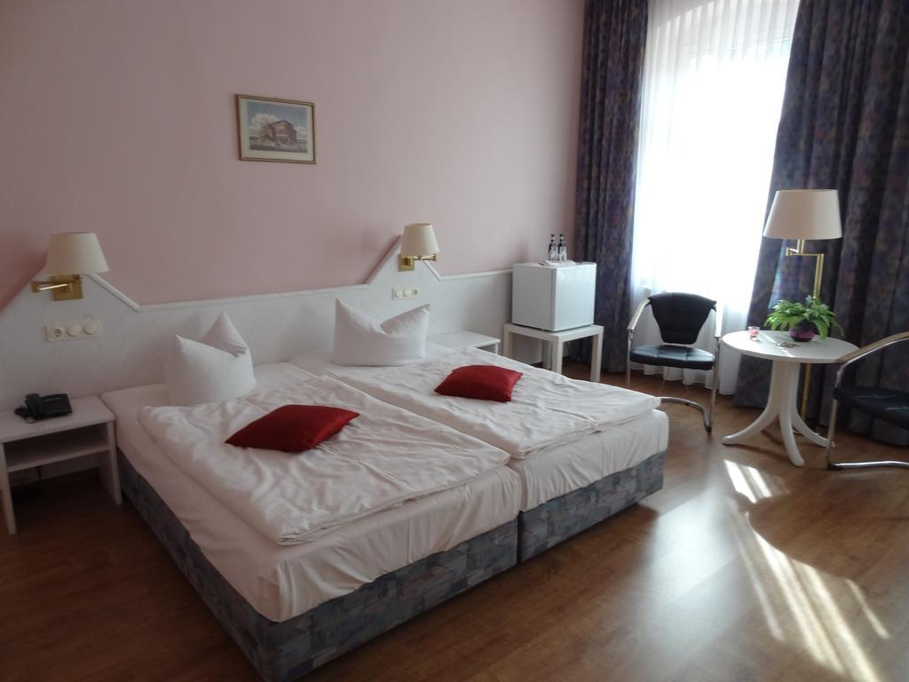 Hotel Elisenhof Кемниц Екстериор снимка