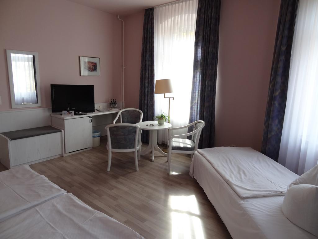 Hotel Elisenhof Кемниц Екстериор снимка