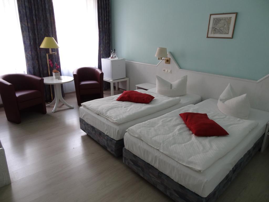 Hotel Elisenhof Кемниц Екстериор снимка