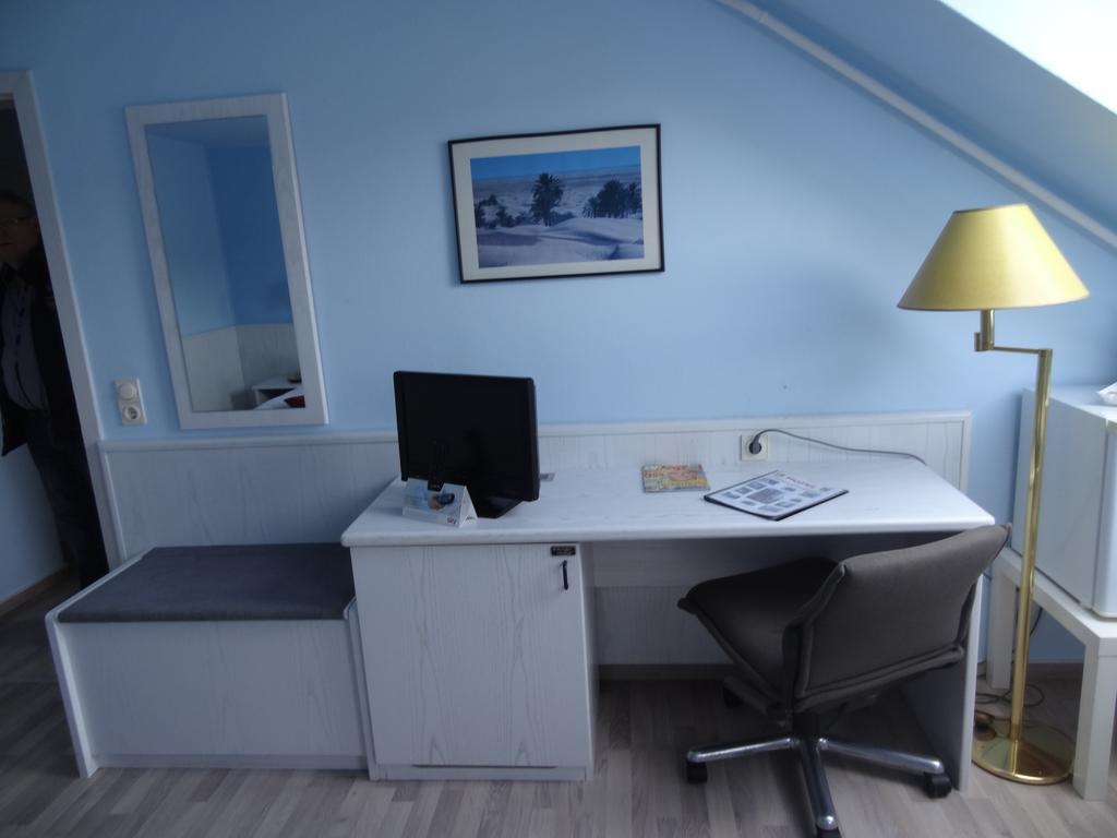 Hotel Elisenhof Кемниц Екстериор снимка