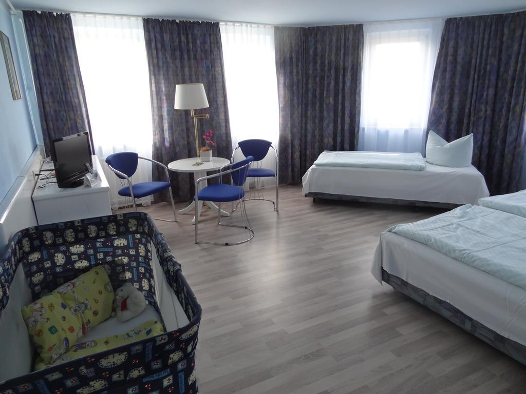 Hotel Elisenhof Кемниц Екстериор снимка
