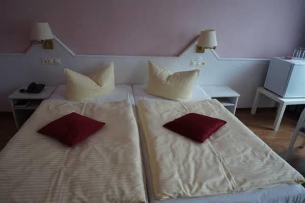 Hotel Elisenhof Кемниц Екстериор снимка